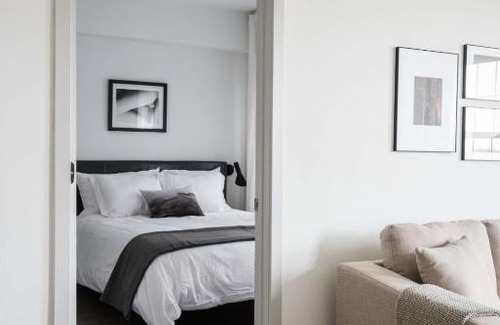 Central West End Apartamento | FRONTDESK Modern Fully Equipped 2 BR Apt