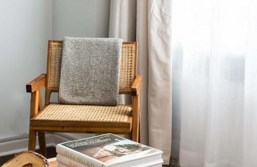 Central West End Apartamento | FRONTDESK Modern Studio Apt with Chic Rooftop