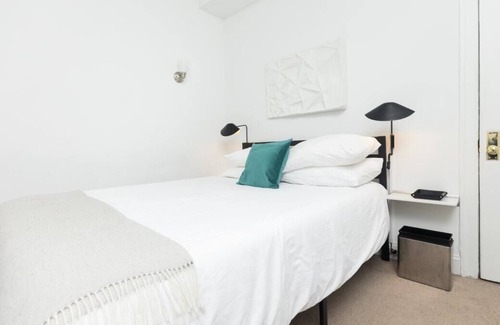 East Hyde Park Apartamento | Frontdesk | Open 1 BR Apt by Black History Museum