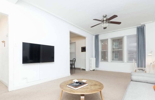 East Hyde Park Apartamento | Frontdesk | Open 1 BR Apt by Black History Museum