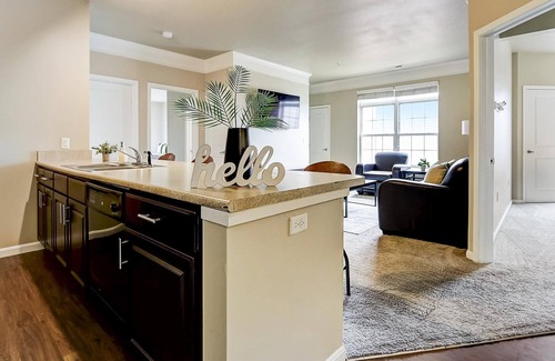 Roseland Apartamento | Frontdesk | 2 BR Close to Notre Dame