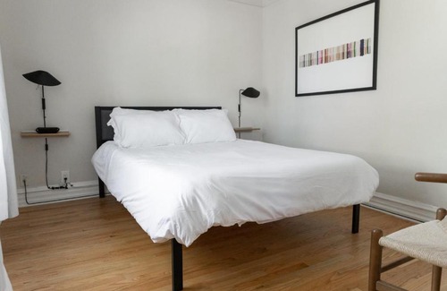 Roscoe Village Apartamento | FRONTDESK Revamped 1 BR Apt with Laundry and Lake View