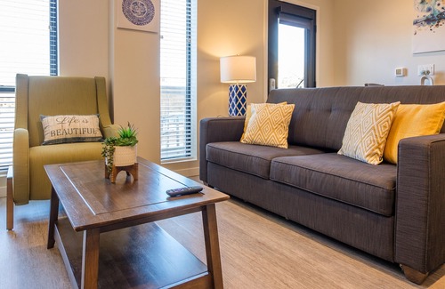 Downtown Des Moines Apartamento | FRONTDESK Rowat Lofts East Village Des Moines