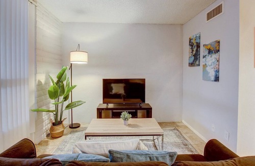 Indian Meadows Apartamento | Frontdesk Scottsdale 5th Avenue Apartments