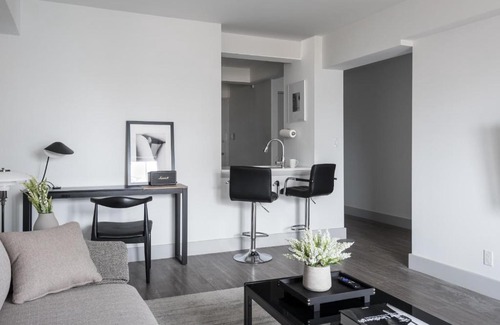 Central West End Apartamento | FRONTDESK Sleek 1 BR Apt near the STL Zoo