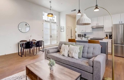 Menlo Park Apartamento | Frontdesk | Spacious 1 BR Apt near Downtown