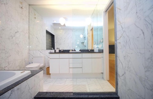Wicker Park Apartamento | FRONTDESK Spacious 2 BR Apt in Wicker Park