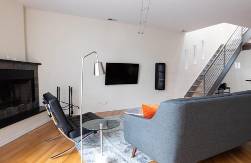 Wicker Park Apartamento | FRONTDESK Spacious 2 BR Apt in Wicker Park