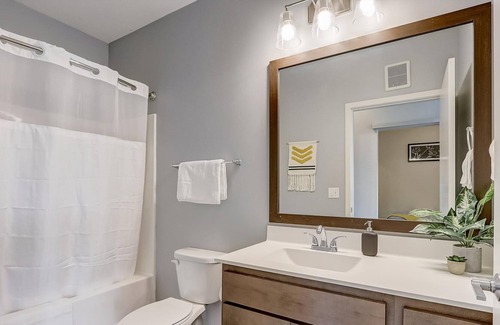 Powderhorn Apartamento | Frontdesk | Studio Apt near Lake Nokomis Beach