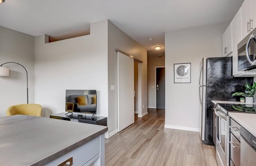 Powderhorn Apartamento | Frontdesk | Studio Apt near Lake Nokomis Beach