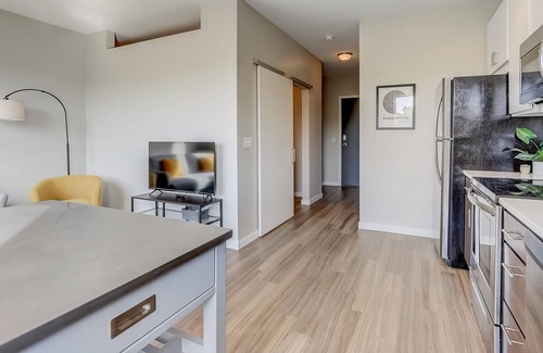 Powderhorn Apartamento | Frontdesk | Studio Apt near Hiawatha Golf Course
