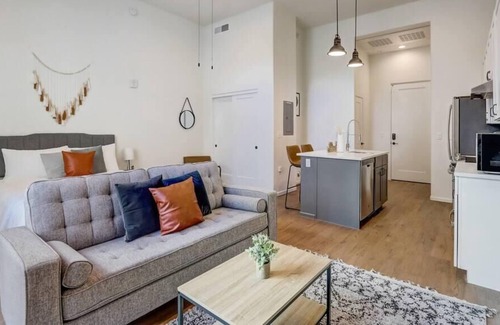 Menlo Park Apartamento | Frontdesk | Sunny + Open Studio Apt near Downtown