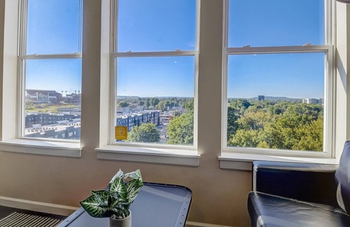 University Apartamento | FRONTDESK The Marshall Campus Apts Louisville