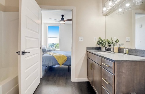 University Apartamento | FRONTDESK The Marshall Campus Apts Louisville