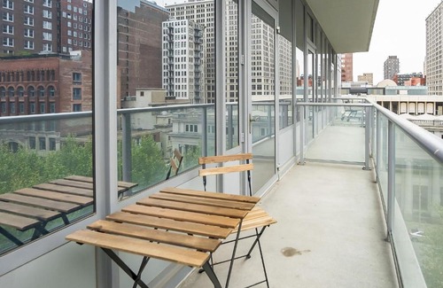 Downtown St. Louis Apartamento | FRONTDESK Tower at OPOP Apts Downtown St Louis
