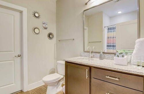 SouthPark Apartamento | Studio Apt actualizado con estacionamiento