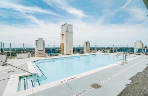 Charlotte Center City Apartamento | FRONTDESK Uptown Apts with City Views Charlotte