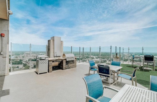 Charlotte Center City Apartamento | FRONTDESK Uptown Apts with City Views Charlotte