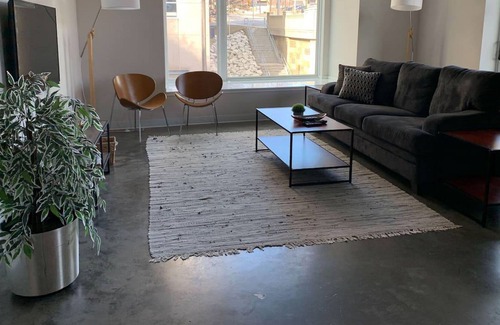 Milwaukee Apartamento | FRONTDESK Walker's Landing Apts Riverwest Milwaukee