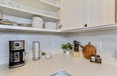 Lehi Casa | FrontRunner Lehi Station, Fully Equipped Kitchen!