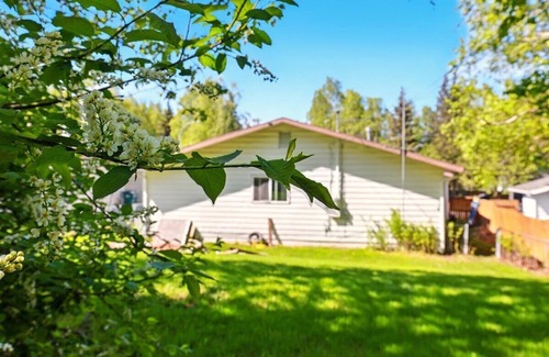 University Area Casa | Frost & Found - Classic Stay 3-bedroom 1-bath townhouse near Hospitals and UAA.