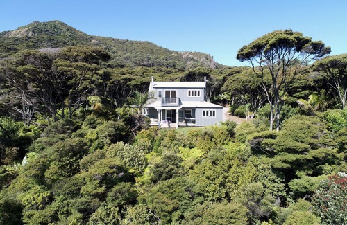 Tryphena Casa | FROSTY'S RETREAT - GREAT BARRIER ISLAND HOLIDAY HOME in Great Barrier Island