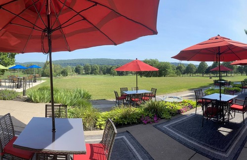 Mechanicsville Cabaña | Frosty Valley Resort