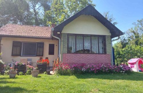 Petrovaradin Casa | Fruškogorska kuća - Andrevlje lounge, naselje Testera