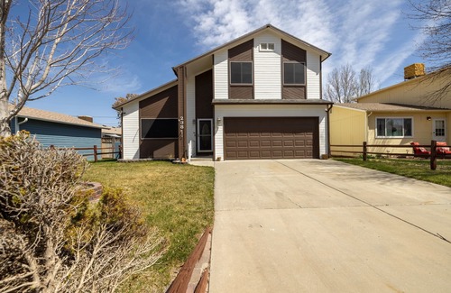 Fruita Casa | FRUITOPIA! Your 4 bedroom, 2 bath adventure basecamp in downtown Fruita CO