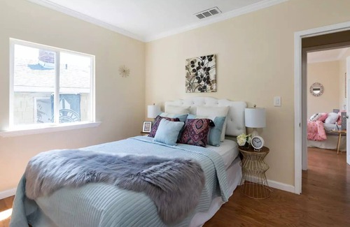 Glenview Casa | Fruitvale Gem Waiting for You