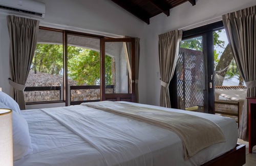 Playa Hermosa Hotel | Fuego del Sol Beachfront Hotel