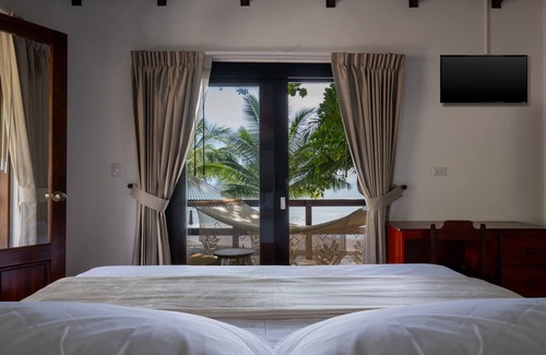 Playa Hermosa Hotel | Fuego del Sol Beachfront Hotel