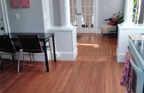 Warren Apartamento | Full 2 bedroom apt in beautiful Warren RInFloor 2