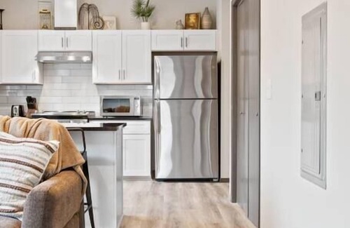 South Perry District Apartamento | Full ADA Unit! - 2 Bed 2 Bath Unit Near Downtown!