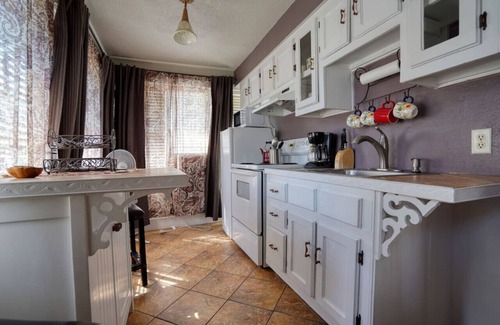 Hot Springs Casa | FlatIron Suite 203 - Luxury Near Moccasin Springs