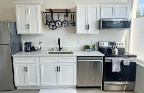 Over-the-Rhine Casa | Full Building Huge Downtown Retreat Walkable to Everything
