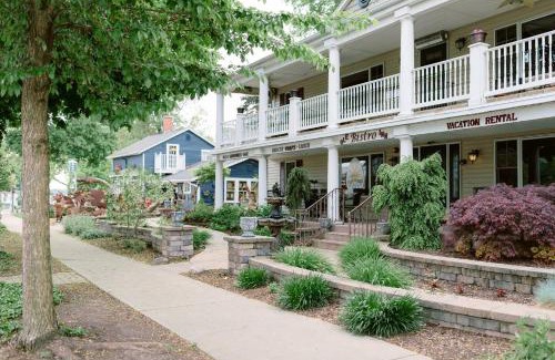 Lake Geneva Casa | Full Building No Cleaning Fee Everythings Close