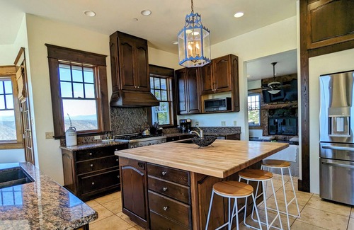 Ramona Casa | Full Circle Farms Getaways and Retreats - French Style Chateau