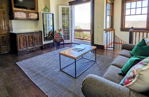 Ramona Casa | Full Circle Farms Getaways and Retreats - French Style Chateau