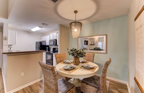 Gulf Shores Condominio | Full Condo w/ Pool & Gym, Sleeps 4