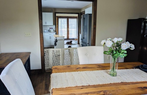 Oneonta Casa | Full Count - Baseball Lodging in Oneonta
