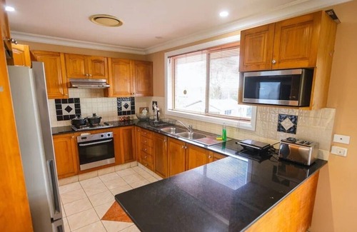 Mangrove Mountain Otro | Full Farm House Stay 9 BR Sleeps 18 at Mangrove Mountain Near Central Coast NSW