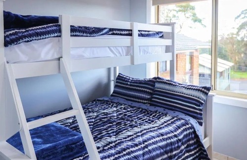 Mangrove Mountain Otro | Full Farm House Stay 9 BR Sleeps 18 at Mangrove Mountain Near Central Coast NSW