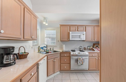 Lafayette Casa | Full Home on Sunstone with fast WiFi and easy access.