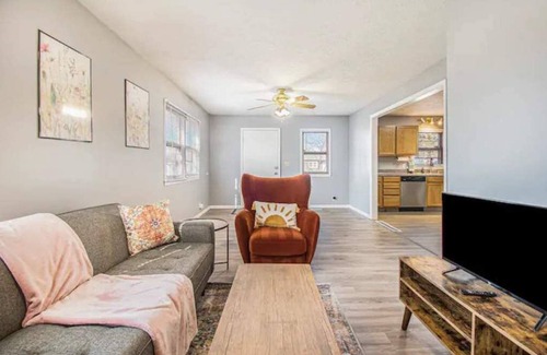 Omaha Casa | Full home with private garage & fenced yard