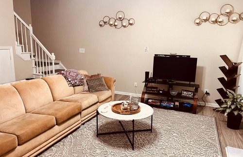 Charlotte Casa | Full House! 2 bed/2.5 bath home away from home