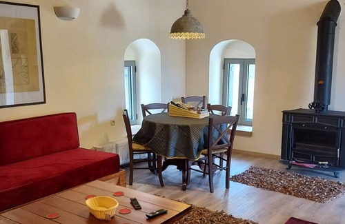 Zarouhla Casa | Full House - Aroania suites