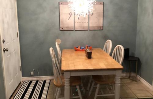 Southwood Valley Apartamento | Full Kitchen, Beautiful & Brilliant Apt B