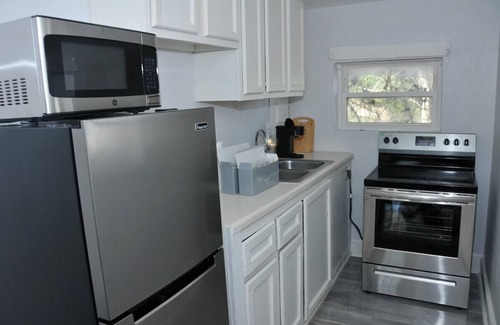 Columbia Casa | Full Kitchen, Fast Wi-Fi, Smart TV, Washer & Dryer, Walk to 5 Points