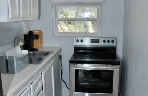 Columbia Casa | Full Kitchen, Fast Wi-Fi, Smart TV, Washer & Dryer, Walk to 5 Points